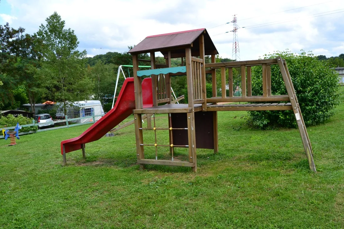 camping-lore-du-lac-loire-0vvlk