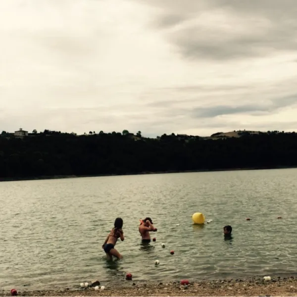 camping-lore-du-lac-loire-vctti