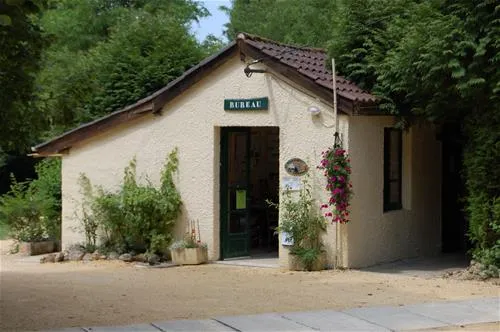 camping-le-pigeonnier-tursac-kpu44