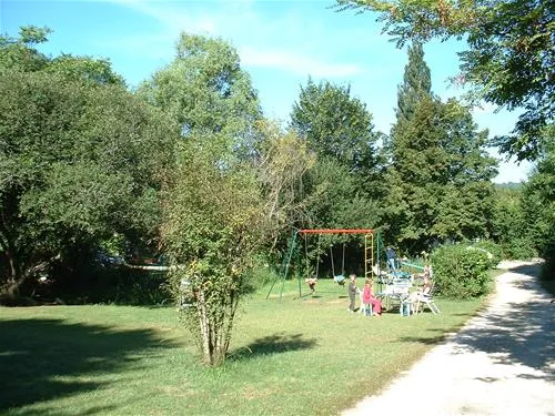 camping-le-pigeonnier-tursac-xj9wh