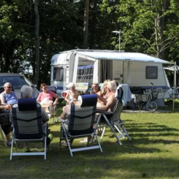campingplatz-ecktannen-heilbad-waren-mritz-owoln