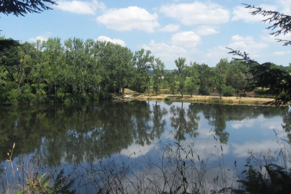 camping-municipal-le-pre-des-etangs-cassaniouze-wcni7