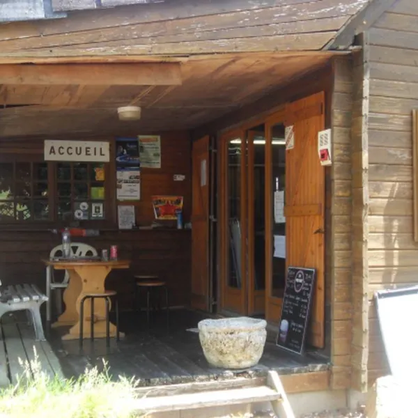 camping-municipal-le-pre-des-etangs-cassaniouze-x4aaa