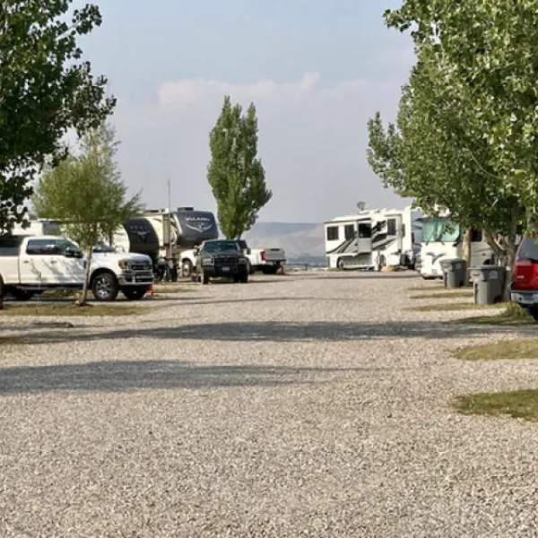 sleeping-bear-rv-park-lander-ltsyl