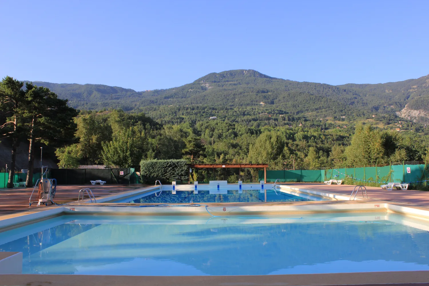 la-rochette-guillestre-eza76