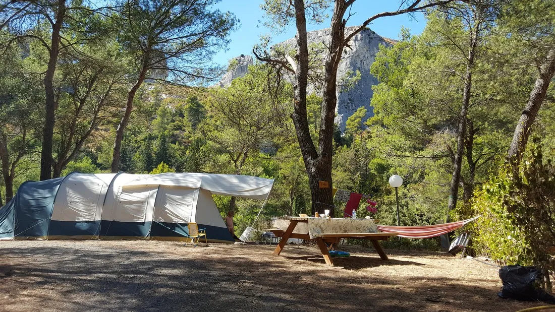 la-valleacutee-heureuse-orgon-bouches-du-rhone-1yt8n