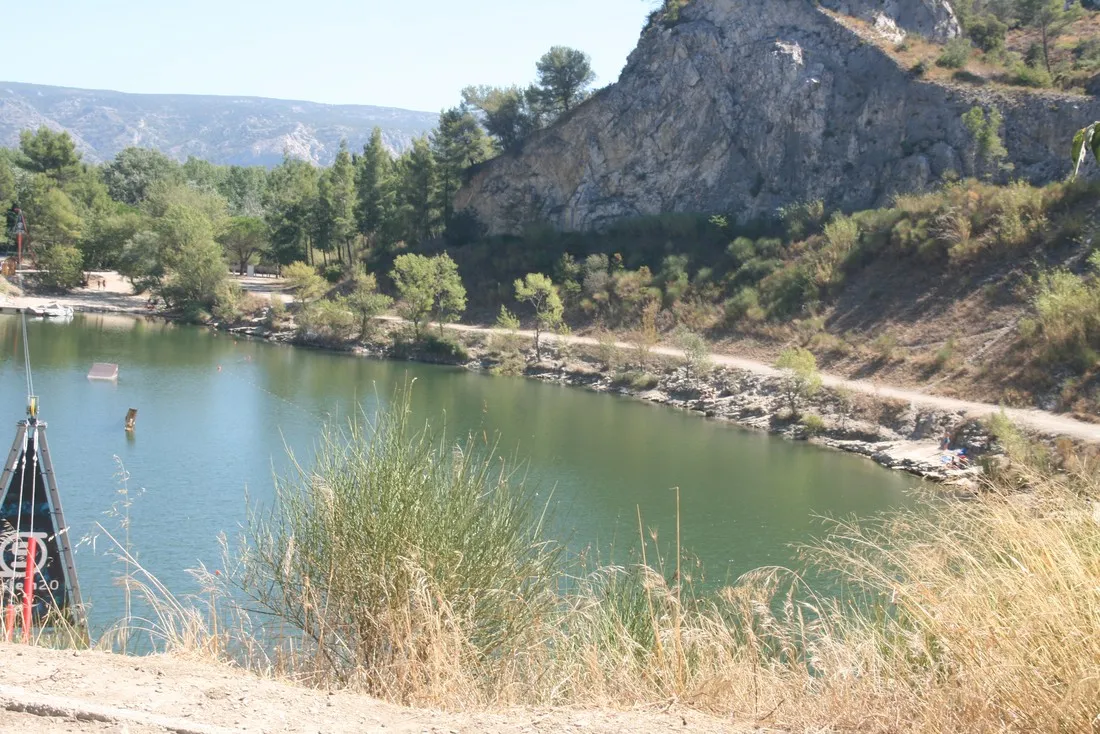 la-valleacutee-heureuse-orgon-bouches-du-rhone-e4kyq