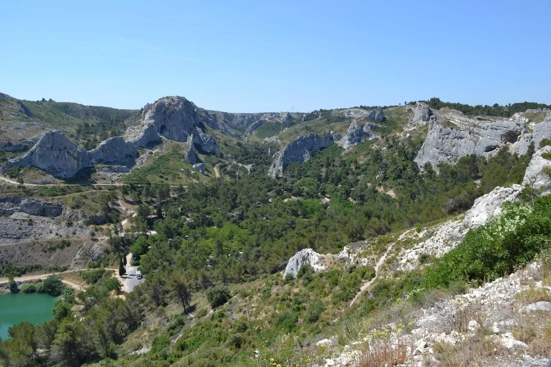 la-valleacutee-heureuse-orgon-bouches-du-rhone-zgpj7