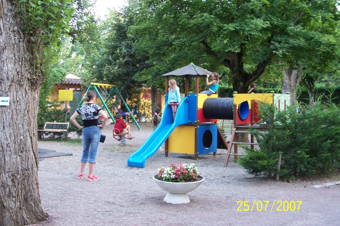 camping-beau-rivage-bellerive-sur-allier-adnoi