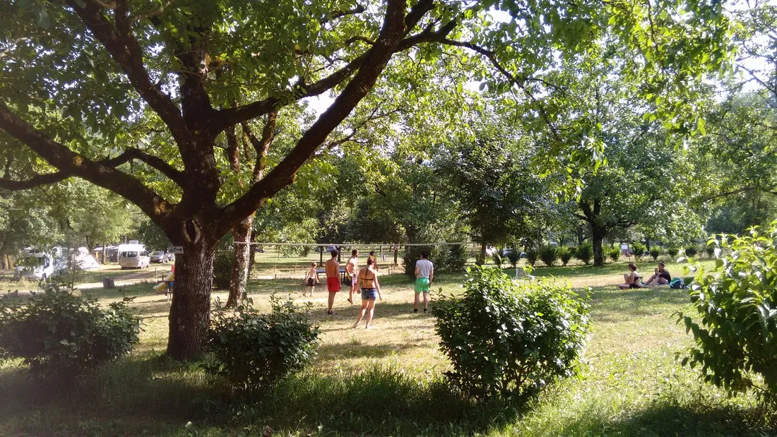 camping-la-berge-ombragee-brivezac-ixzrf
