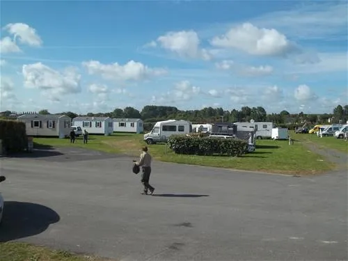 camping-municipal-canadian-scottish-graye-sur-mer-uwje2