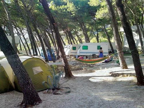 camping-jure-makarska-makarska-mlzyi