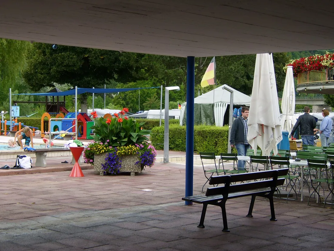 camping-karlstadt-am-schwimmbad-karlstadt-kjvch