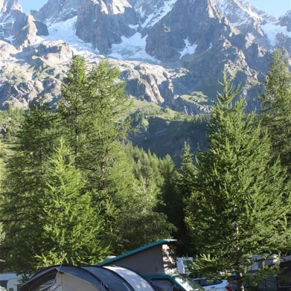 camping-grandes-jorasses-courmayeur-kqxgu