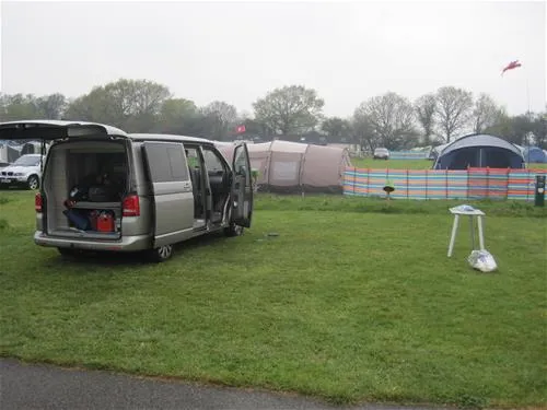 chestnut-meadow-camping-caravan-park-bexhill-on-sea-tbuj2
