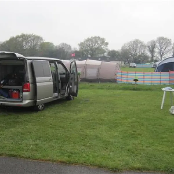 chestnut-meadow-camping-caravan-park-bexhill-on-sea-tbuj2