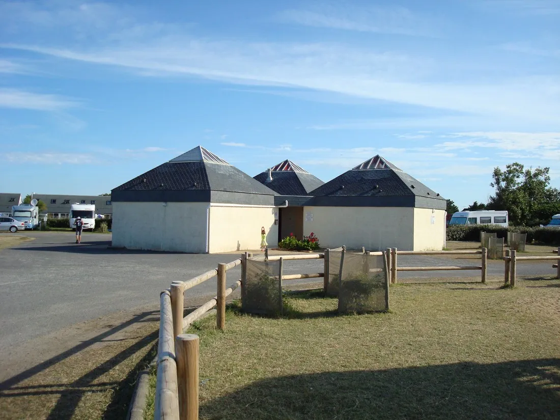 camping-municipal-les-chardons-bleus-la-turballe-gytnr