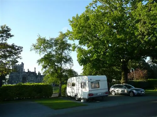 edinburgh-caravan-club-site-edinburgh-5cn3w