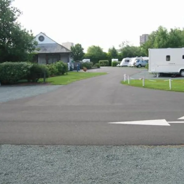 edinburgh-caravan-club-site-edinburgh-7s4gm