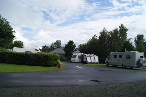 edinburgh-caravan-club-site-edinburgh-p6g7g