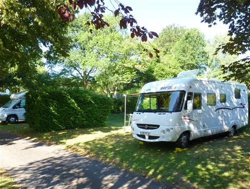 camping-le-lac-de-la-siauve-lanobre-a5q9s