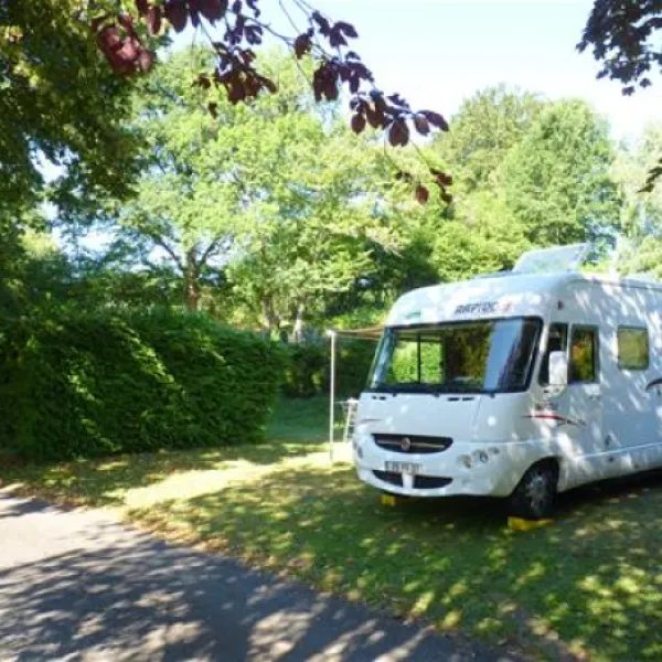 camping-le-lac-de-la-siauve-lanobre-a5q9s