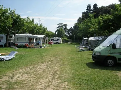 campeggio-spiaggia-doro-lazise-sul-garda-6ksci