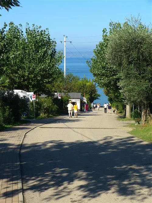 campeggio-spiaggia-doro-lazise-sul-garda-hcjf9