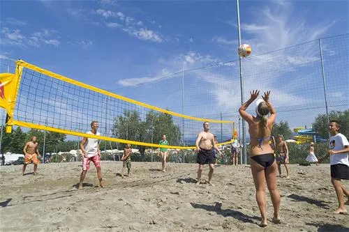 campeggio-spiaggia-doro-lazise-sul-garda-hwkft