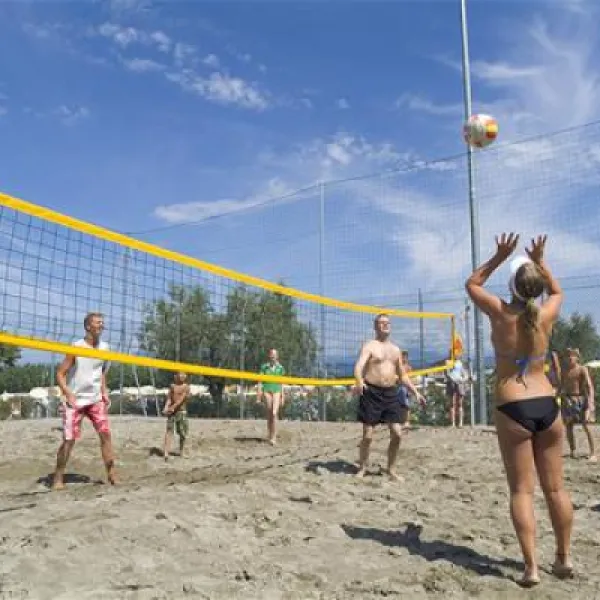 campeggio-spiaggia-doro-lazise-sul-garda-hwkft