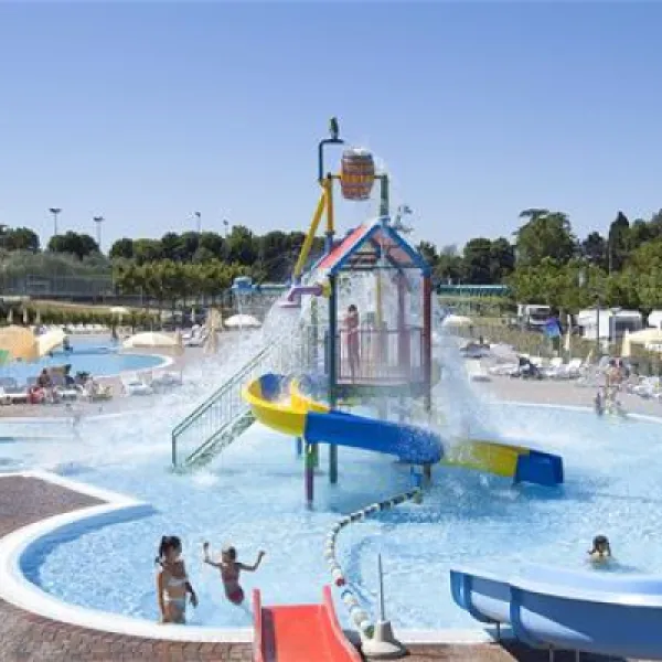 campeggio-spiaggia-doro-lazise-sul-garda-nmm90