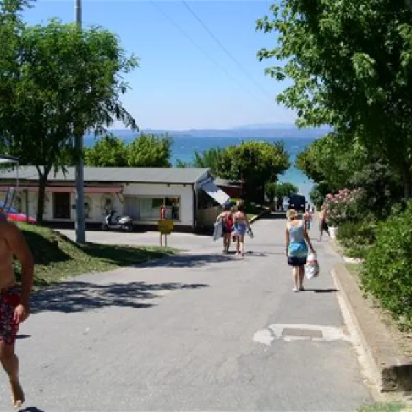 campeggio-spiaggia-doro-lazise-sul-garda-px3yb