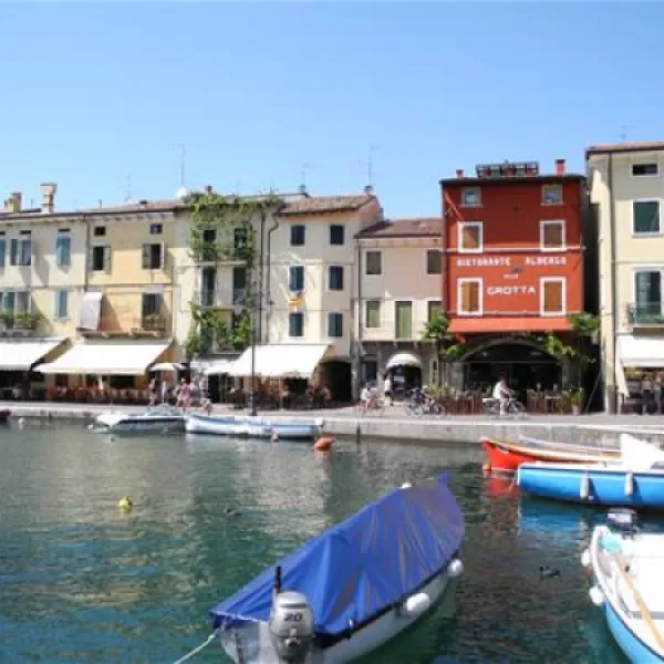 campeggio-spiaggia-doro-lazise-sul-garda-rrxhr