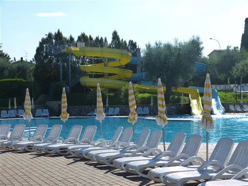 campeggio-spiaggia-doro-lazise-sul-garda-x9y6i