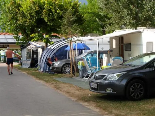 campeggio-spiaggia-doro-lazise-sul-garda-xrwqb