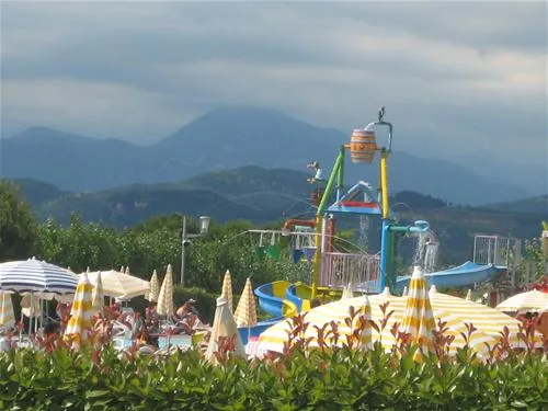 campeggio-spiaggia-doro-lazise-sul-garda-zsxdo