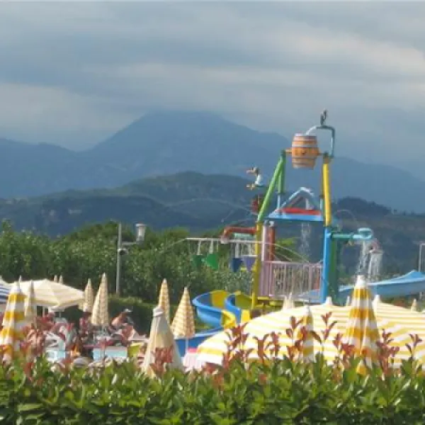 campeggio-spiaggia-doro-lazise-sul-garda-zsxdo