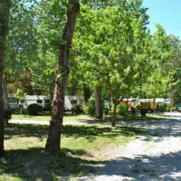 camping-les-peupliers-le-rozier-le-r-hhns9