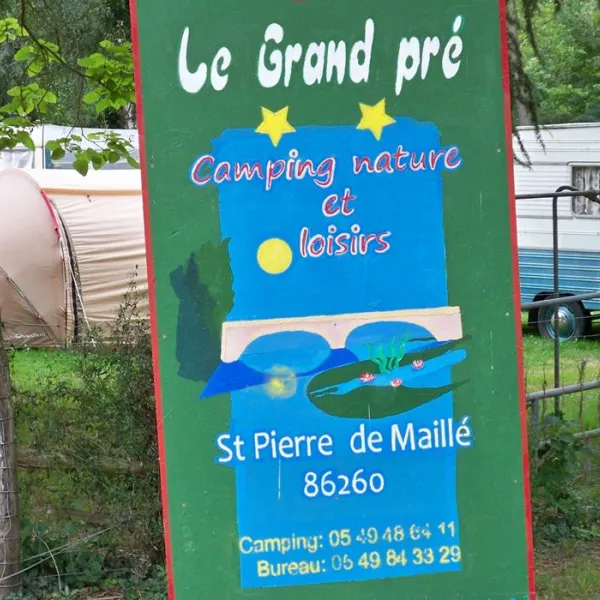 camping-municipal-st-pierre-de-maille-ab1fv