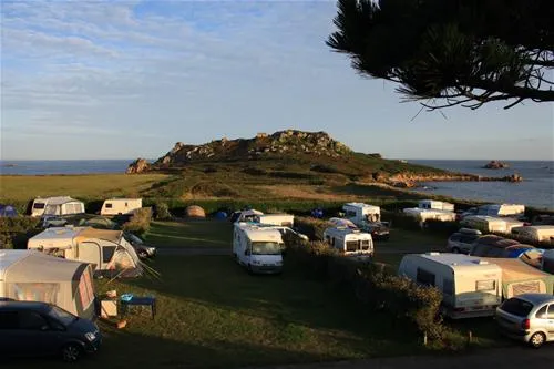 camping-municipal-de-la-mer-plougasnou-bw1vl