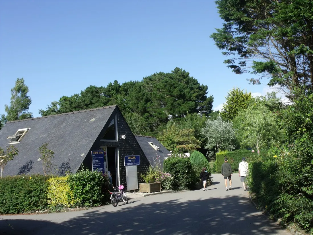 camping-de-la-plage-de-goulien-crozon-zcwpy