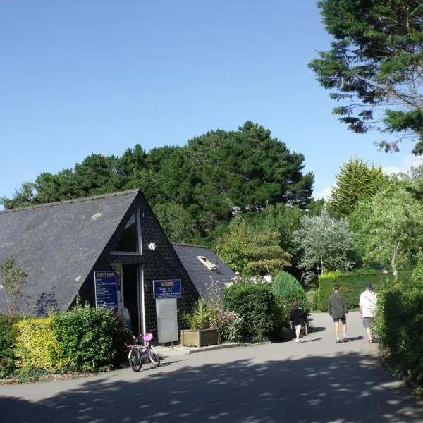 camping-de-la-plage-de-goulien-crozon-zcwpy