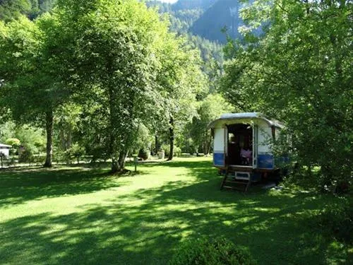camping-am-see-obertraun-am-hallstttersee-y6pc4