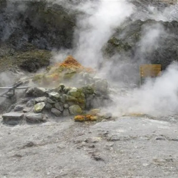 campeggio-vulcano-solfatara-pozzuoli-4jxy1