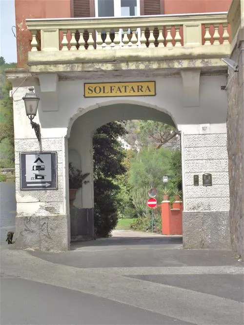 campeggio-vulcano-solfatara-pozzuoli-hibah