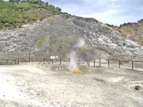 campeggio-vulcano-solfatara-pozzuoli-ivyys