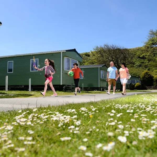 holywell-bay-holiday-park-newquay-e7bwy