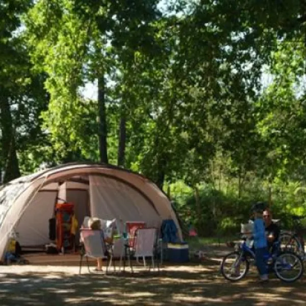 Camping Les Ourmes  