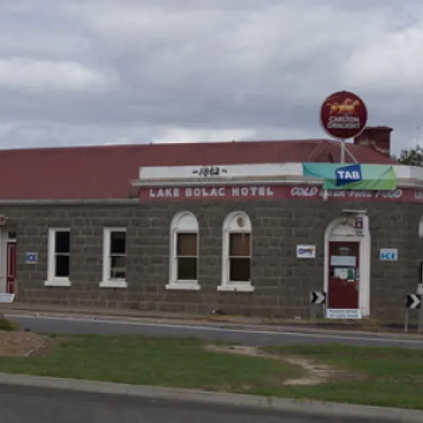 lake-bolac-campsite-campground-lake-bolac-gflwy