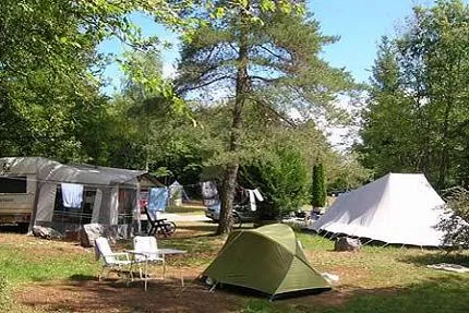 camping-trlachaume-jura-xdiyx